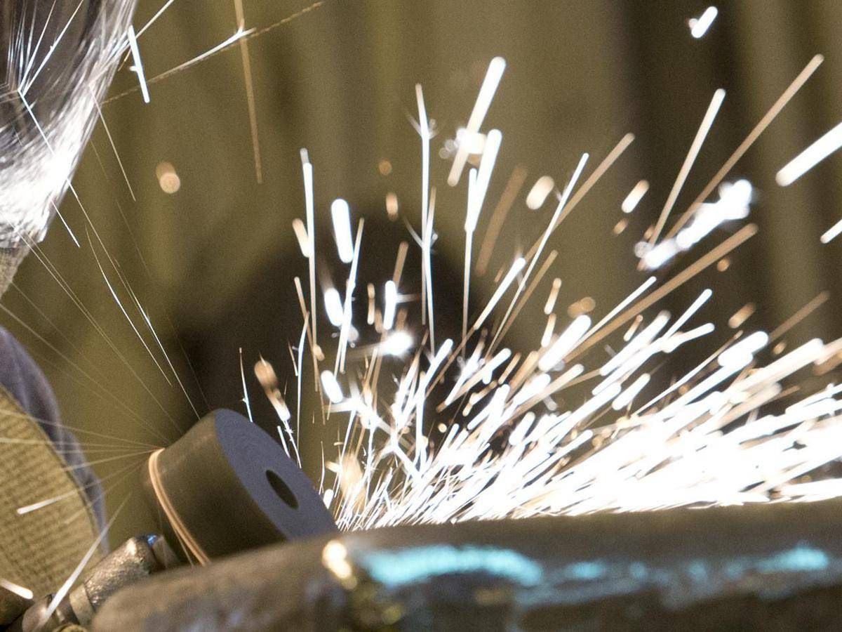 Pil, Istat conferma: -0,1% nel secondo trimestre, +0,4% su anno - 