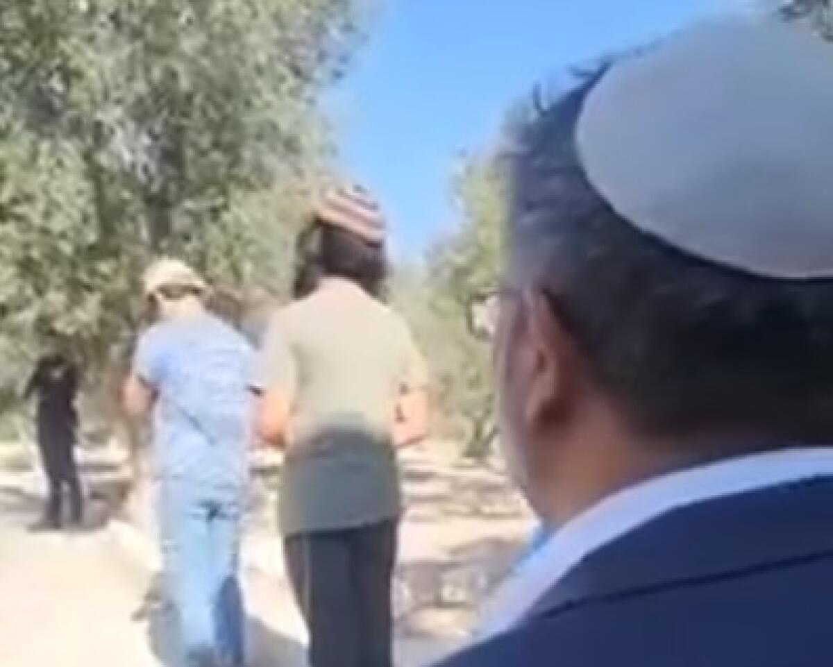 Ebrei in preghiera nella moschea di Al-Aqsa | La provocazione che fa tremare il Medio Oriente! -