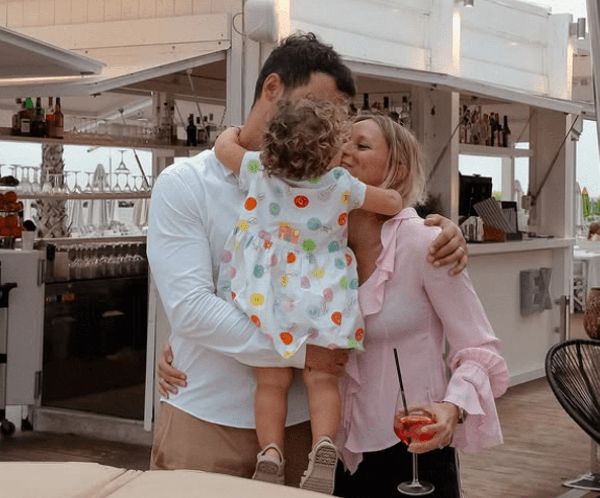 Pellegrini 'festeggia' la fine dell'estate: "E come siamo sopravvissuti ai figli..." - 