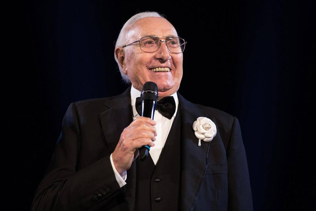 Morte Pippo Baudo, mercoledì i funerali in Sicilia. Ipotesi camera ardente a Roma - 