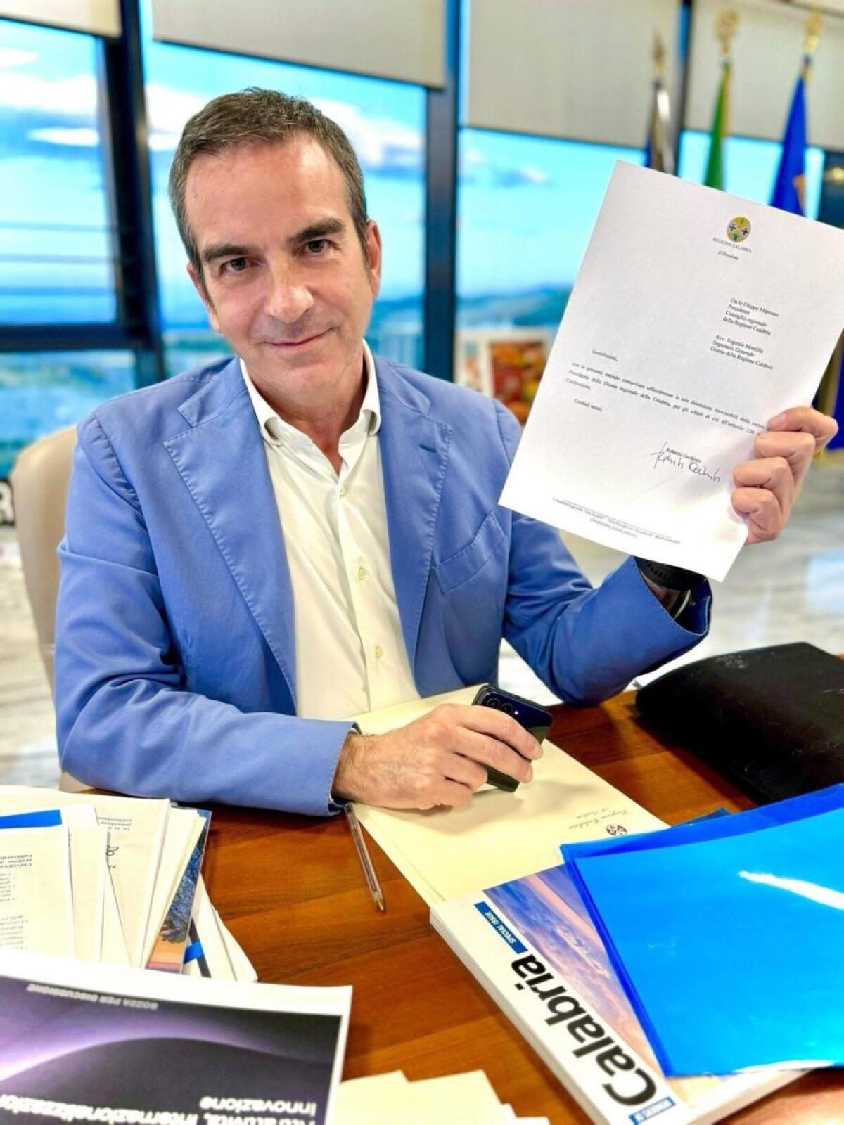 Dimissioni a sorpresa di Occhiuto | La verità dietro il malcontento in Calabria! - 