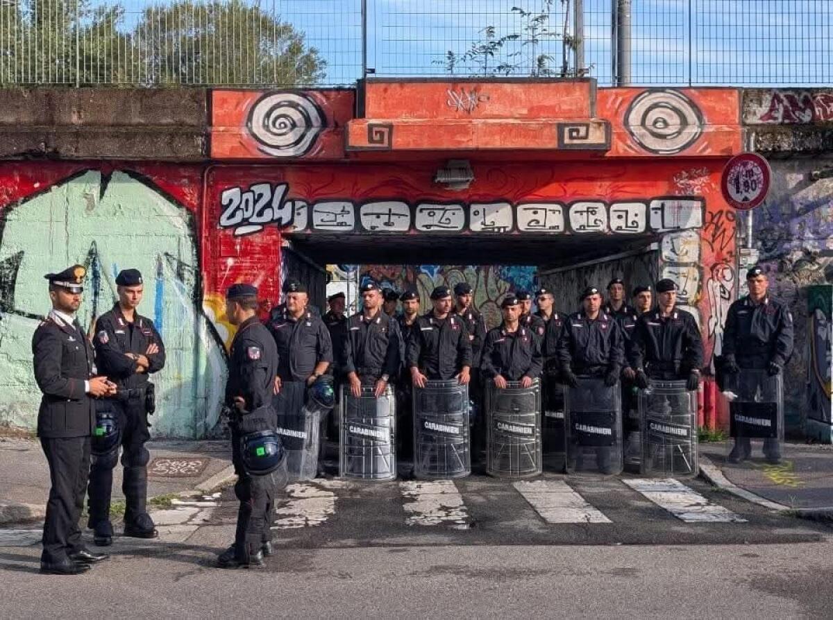 Sgomberato il Leoncavallo in meno di due ore | Il governo sta davvero ripristinando la legalità? - 