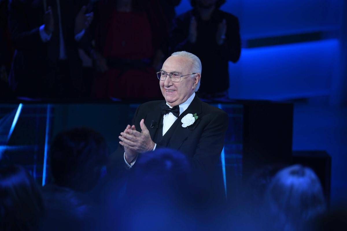 "Addio al più grande", da Bruno Vespa a Simona Ventura: la tv saluta Pippo Baudo -