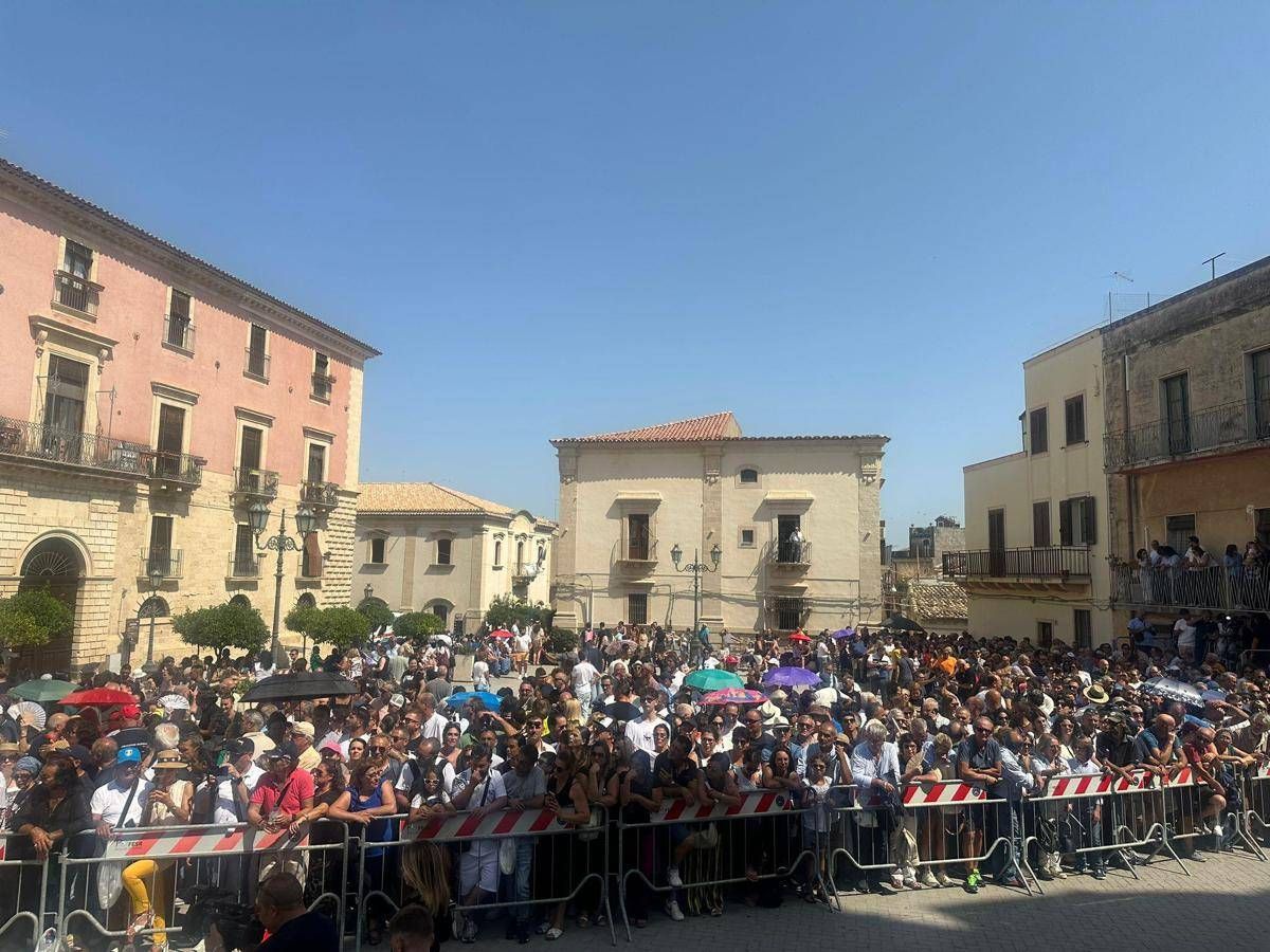 Pippo Baudo, alle 16 i funerali. Padre spirituale: "Ultime settimane di grande sofferenza" - 