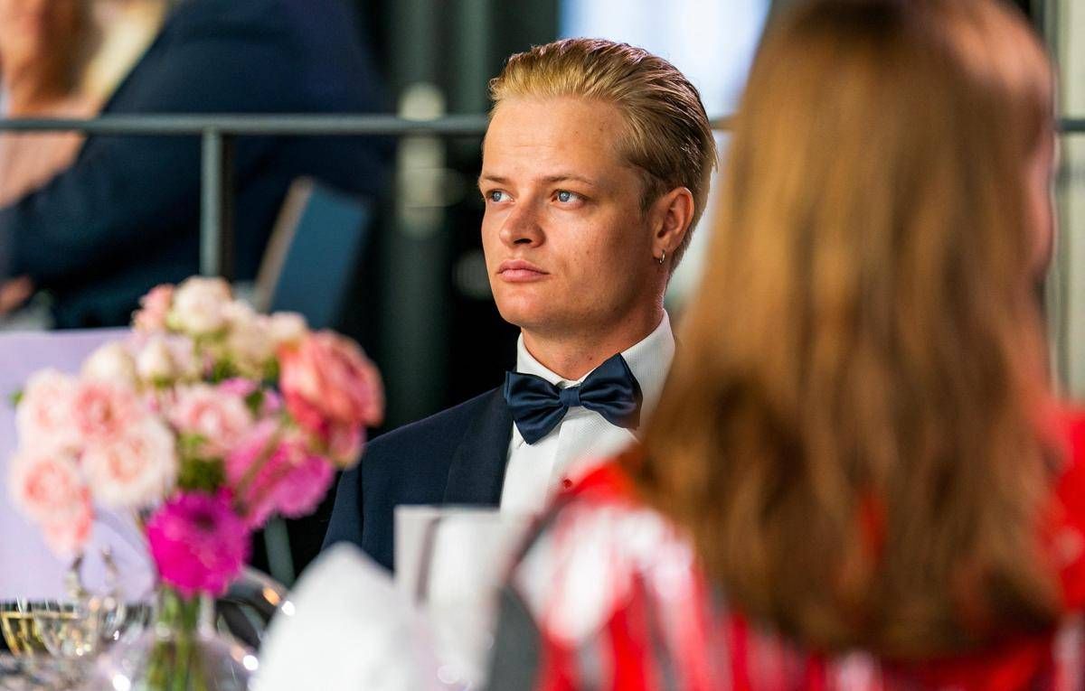 Norvegia, accuse al figliastro: principe Haakon ammette situazione "difficile" - 