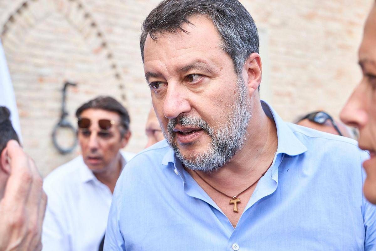 Salvini vs von der Leyen: "Vertice Putin-Trump? Lei può portare solo da bere..." -