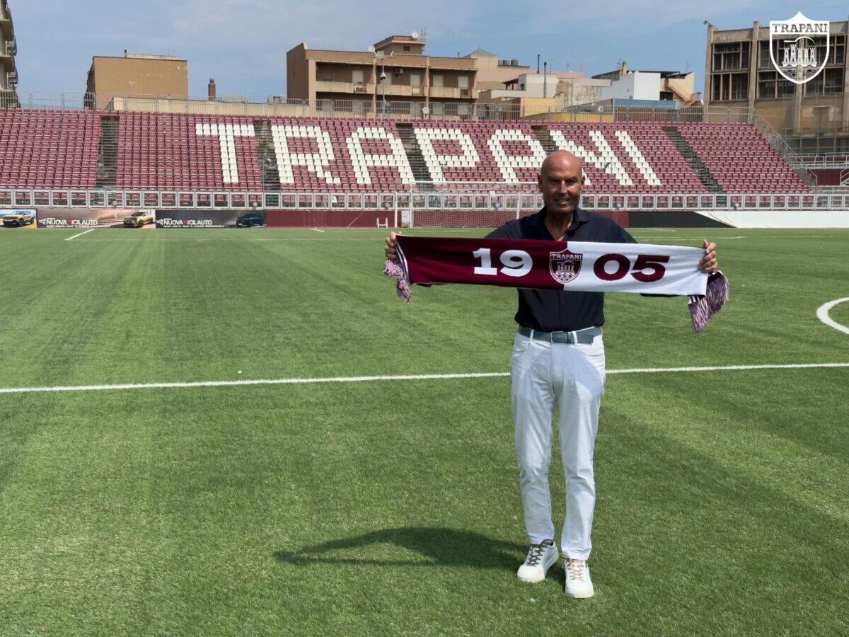 Trapani Calcio: il mister che torna in panchina conquista i cuori dei tifosi | La sorprendente verità dietro l'addio del precedente allenatore! - 