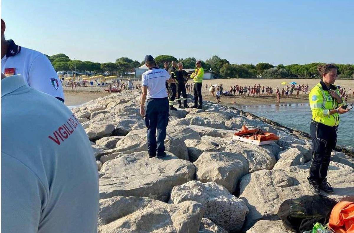 Jesolo, trovato morto il bimbo di 6 anni disperso in mare -
