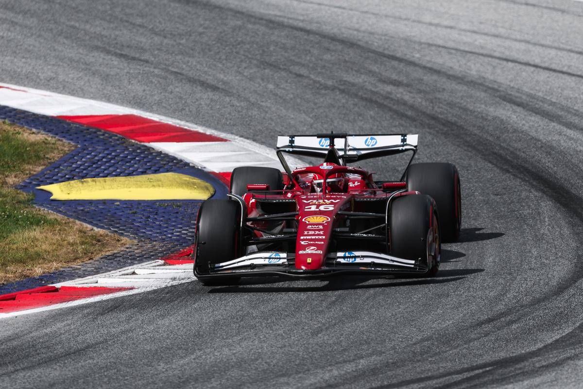 Gp Ungheria, pole Ferrari con un super Leclerc. Disastro Hamilton -
