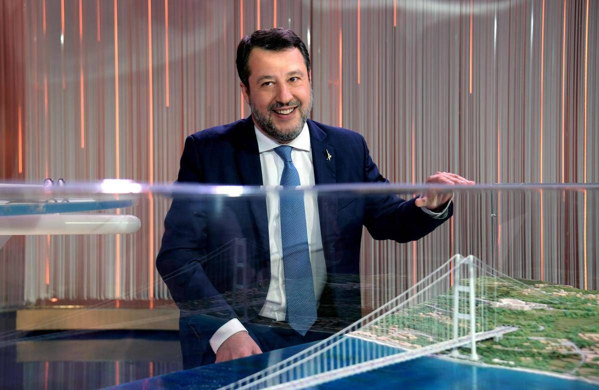 Ponte Messina, Salvini: "Anche all'epoca di Brunelleschi c'erano i 'no cupola'" -