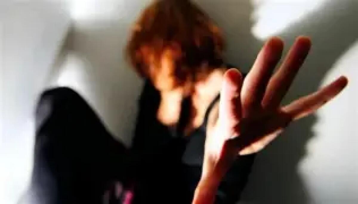 Pregiudicato con accetta scatenato a Trapani | La Polizia svela la veritĂ choc sulle violenze nascoste! -
