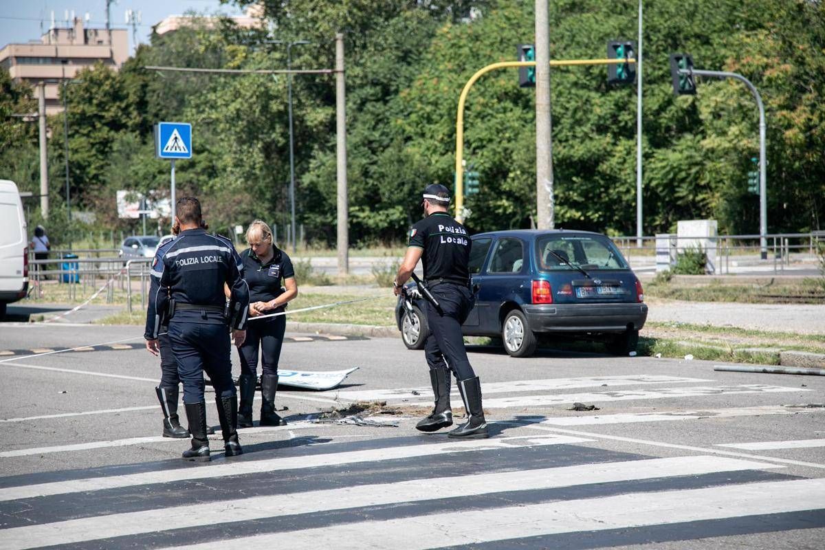 Donna travolta e uccisa da auto rubata a Milano, fermati 4 minorenni -