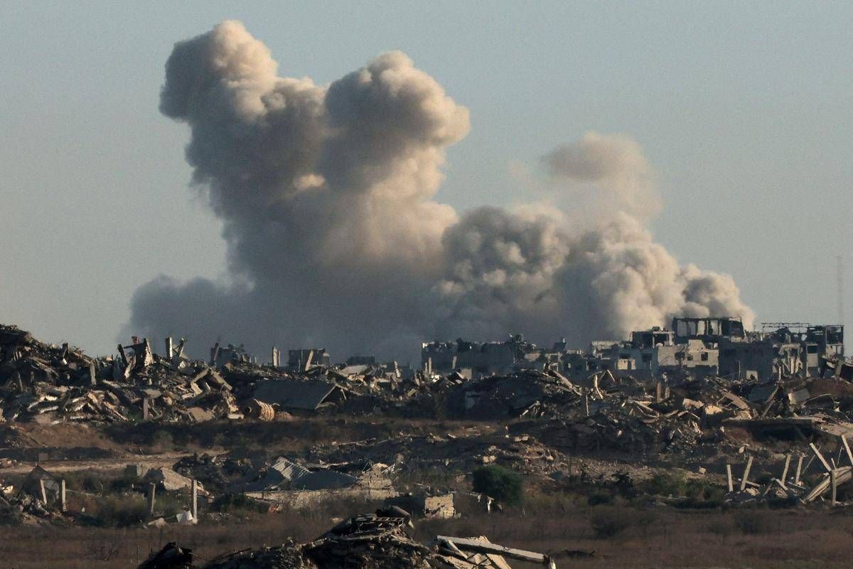Israele intensifica attacchi su Gaza, decine di morti e feriti - 