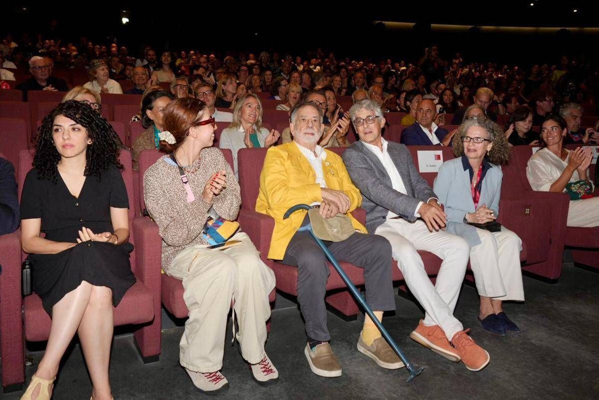 Mostra Venezia, a sorpresa Coppola in sala: standing ovation -