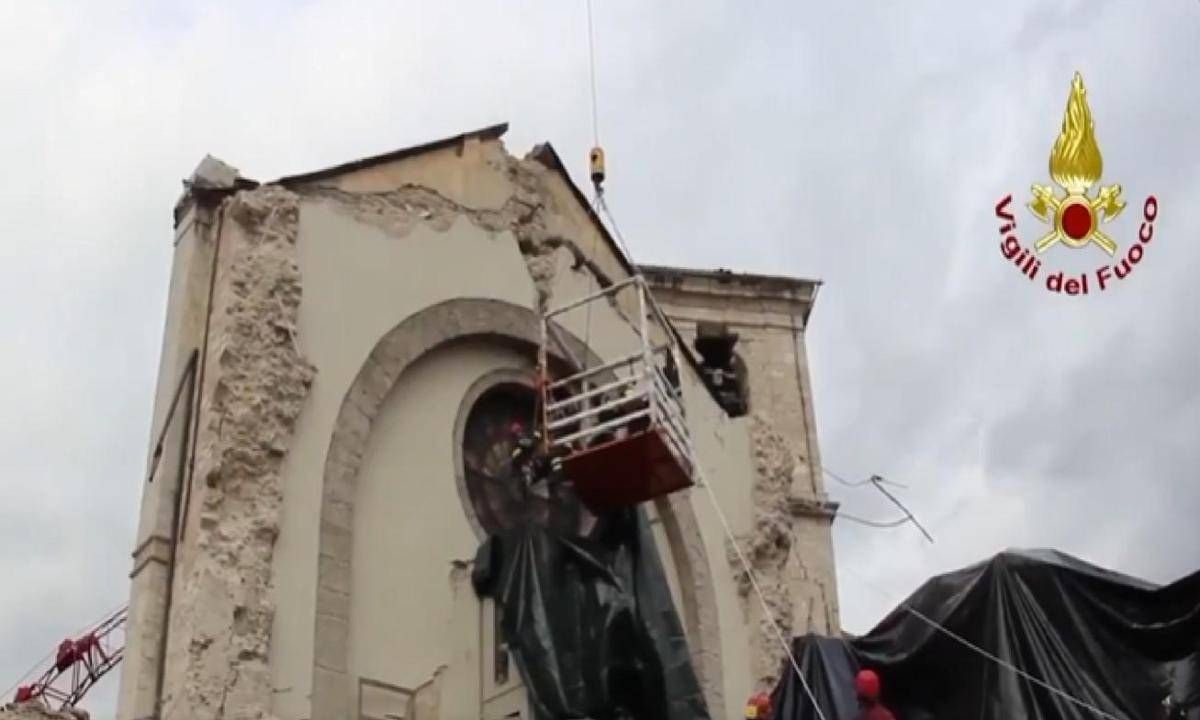 Nove anni fa il terremoto che colpì il Centro Italia, il ricordo dei Vigili del Fuoco - 