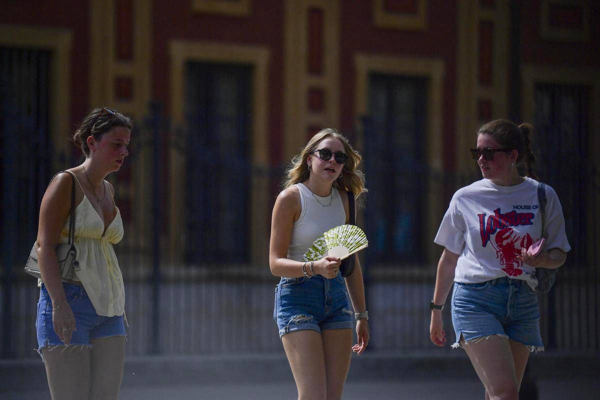 Meteo cambia rotta, ultimi temporali poi tanto caldo: le previsioni - 