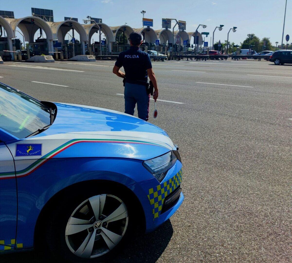 Controlli intensificati in estate | La Polizia di Catania svela i segreti dei "furbetti" della corsia d'emergenza! -