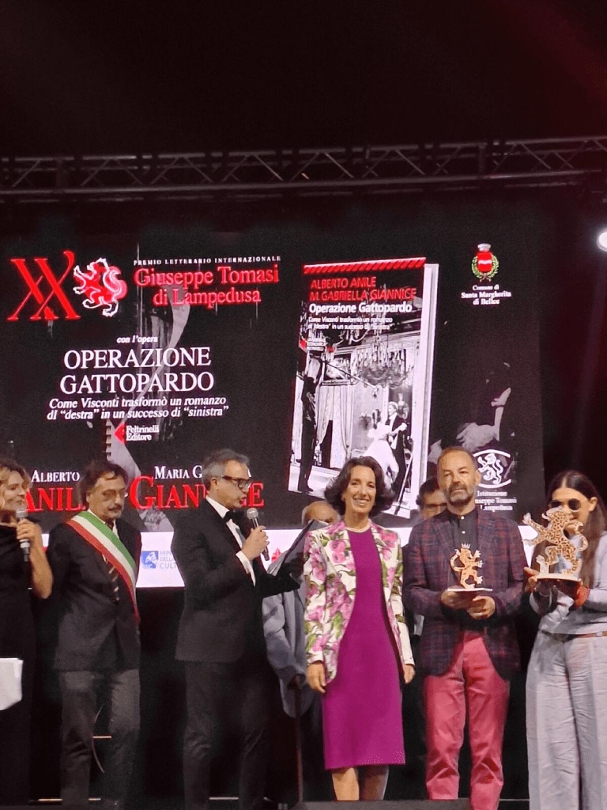 Premio Lampedusa 2023: la sorprendente connessione tra vino e letteratura che sta cambiando la Sicilia! -