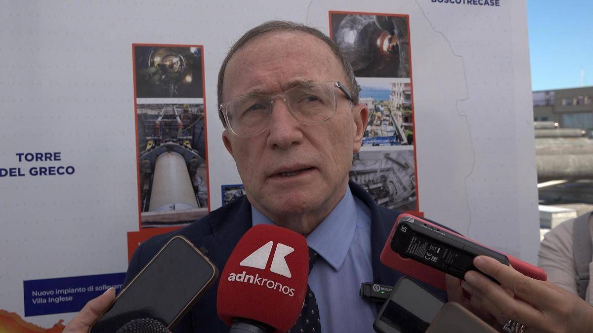 Bonavitacola: "Condotte sottomarine passo storico disinquinare Golfo" -