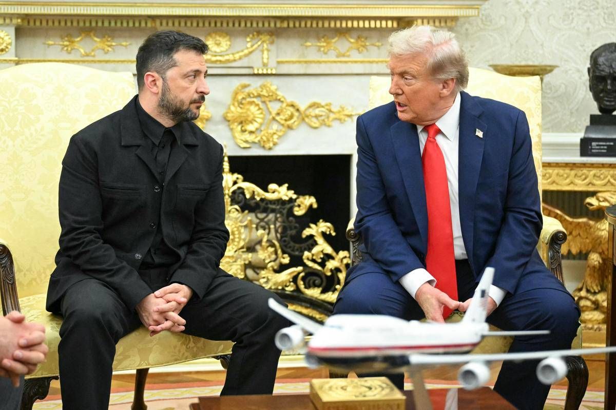 Zelensky con vestito 'normale' alla Casa Bianca, Trump: "Stai benissimo" -