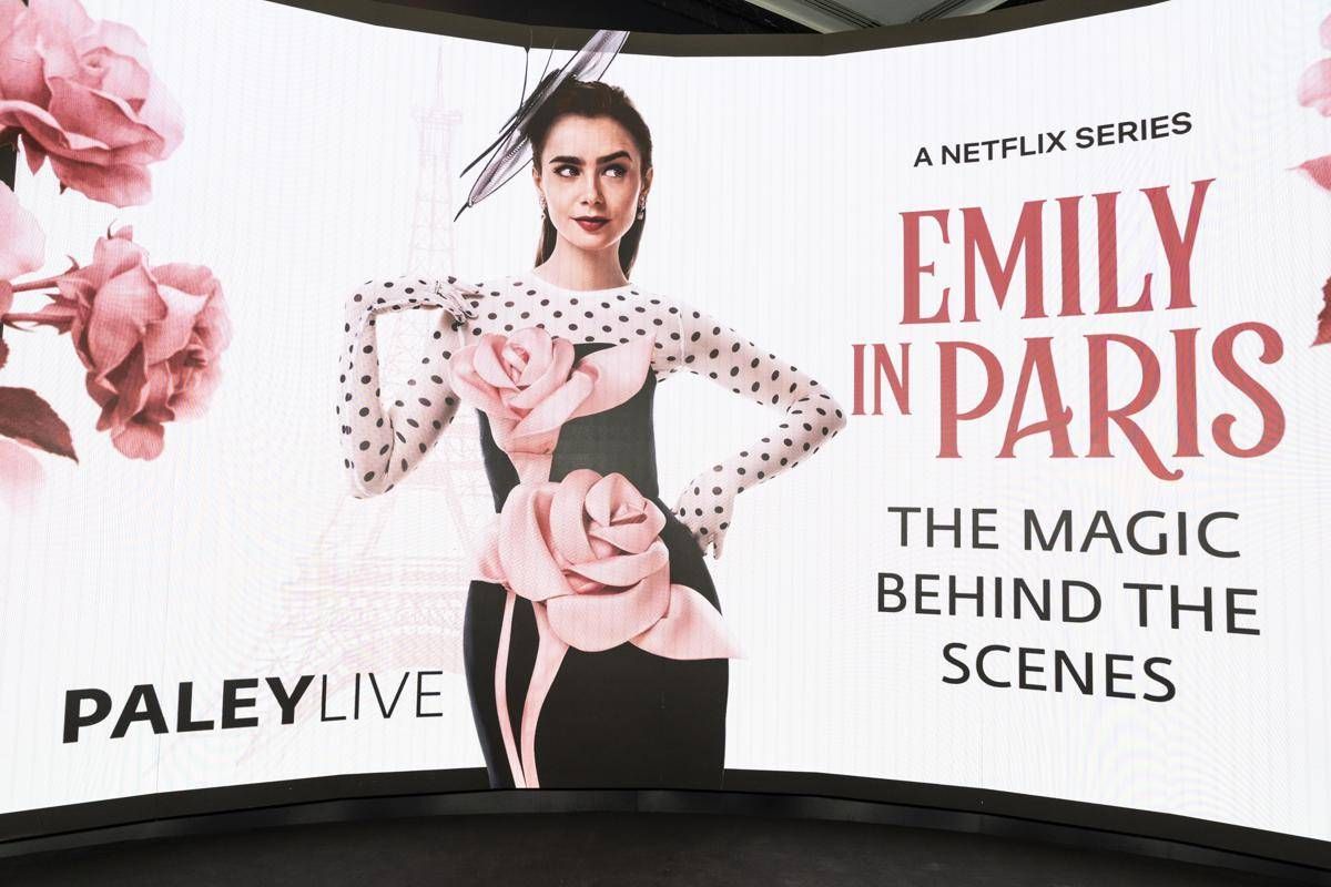 Emily in Paris sbarca a Venezia, il 'caso casting': come devono essere le comparse - 