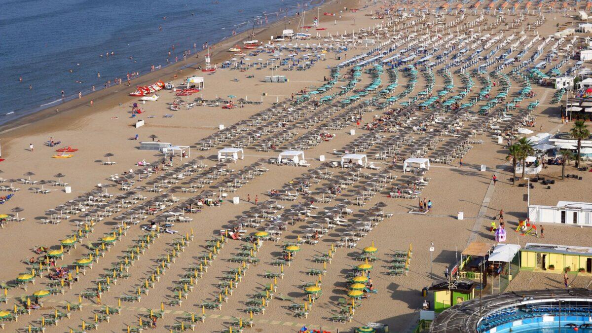 Turismo in crescita NONOSTANTE le accuse dell'opposizione | Meloni risponde a Schlein e svela la verità! -