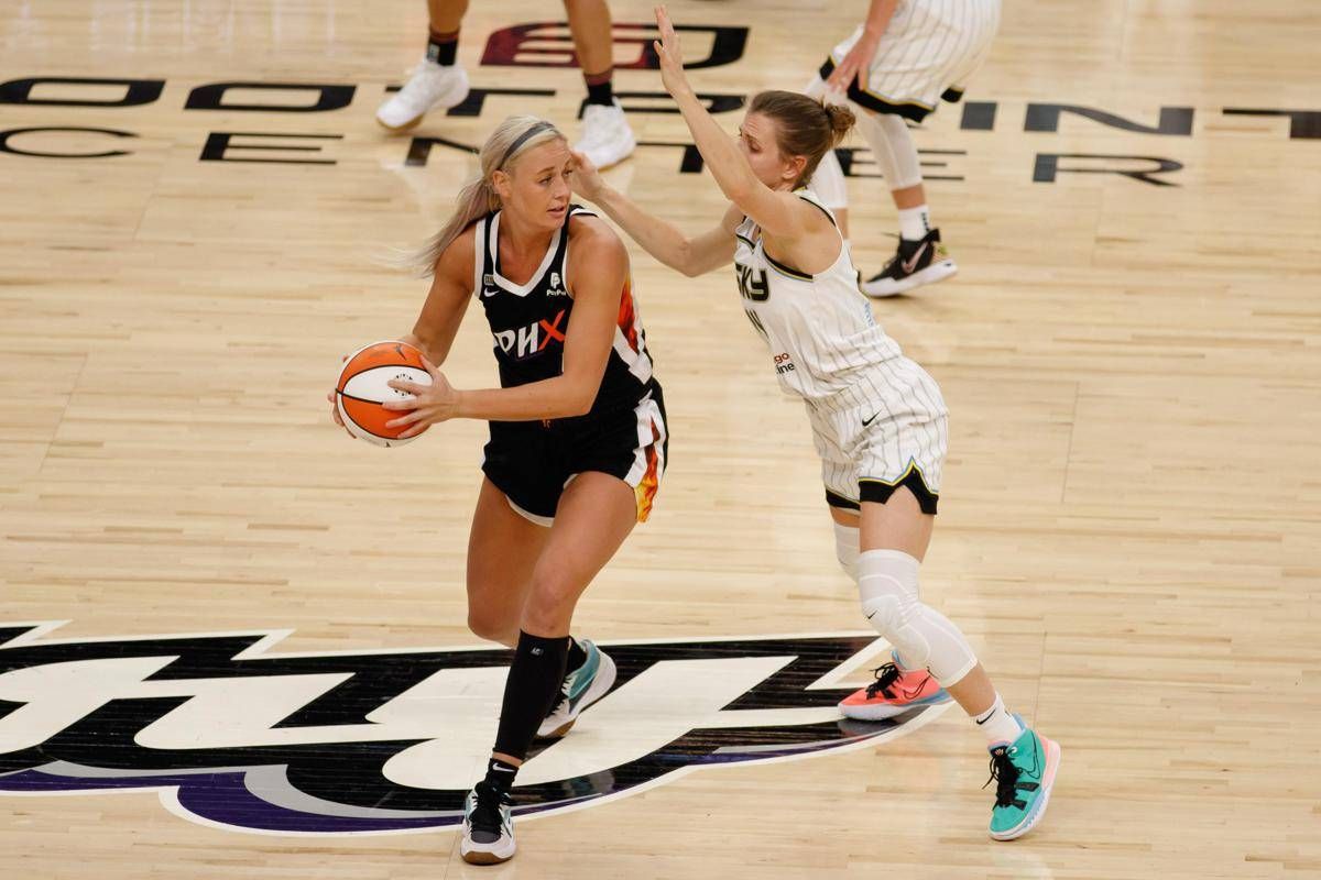 WNBA, problema... sex toys: "Smettetela di lanciarli in campo" -