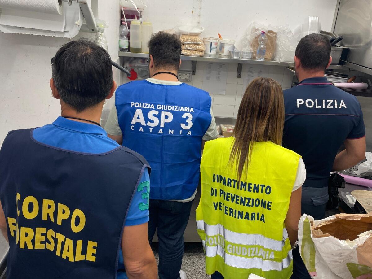 Polizia di Catania scopre alimenti NON tracciati | I ristoranti in aeroporto nascondono segreti inquietanti! -