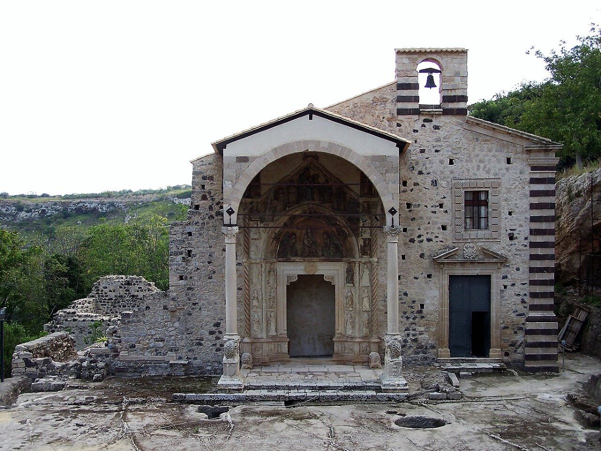 La chiesa dimenticata di Militello che svela segreti nascosti sotto le sue rovine - Foto: Matteo Malgioglio/Wikipedia