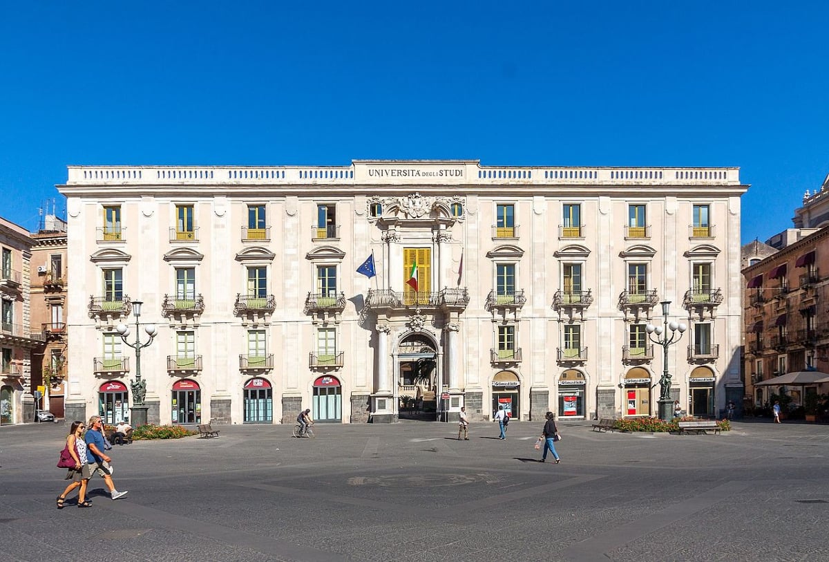 La piazza dell’Università di Catania dove leggende e barocco si incontrano - Foto: Matthias Süßen/Wikipedia
