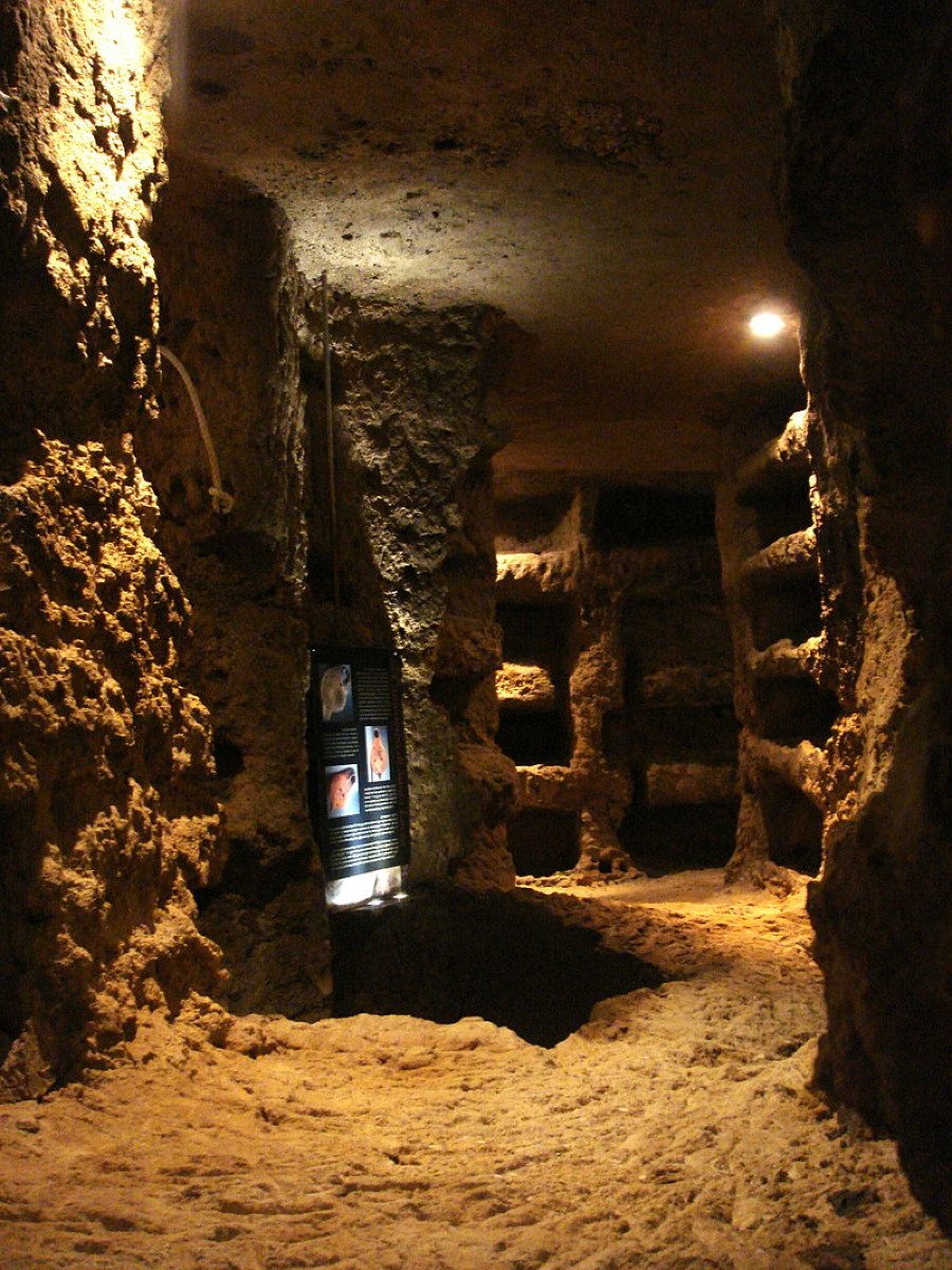 Un incredibile tesoro nascosto a Siracusa: svelati misteri di fede e antiche sepolture - Foto: Giovanni Dall'Orto/Wikipedia