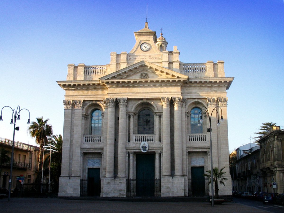 La maestosa basilica che illumina la riviera jonica catanese e che pochi hanno visitato - Foto: Alqasar/Wikipedia