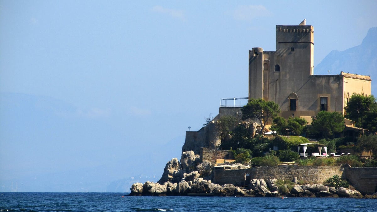 La magnifica fortezza palermitana sul mare che nasconde intrighi e leggende nobiliari - Foto: Ferpint/Wikipedia