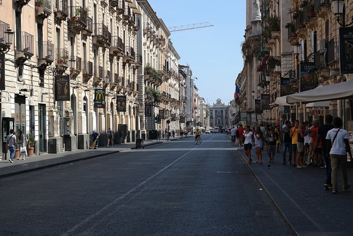 Una strada leggendaria a Catania: la percorri ogni giorno e nasconde storie secolari - Foto: Luca Aless/Wikipedia