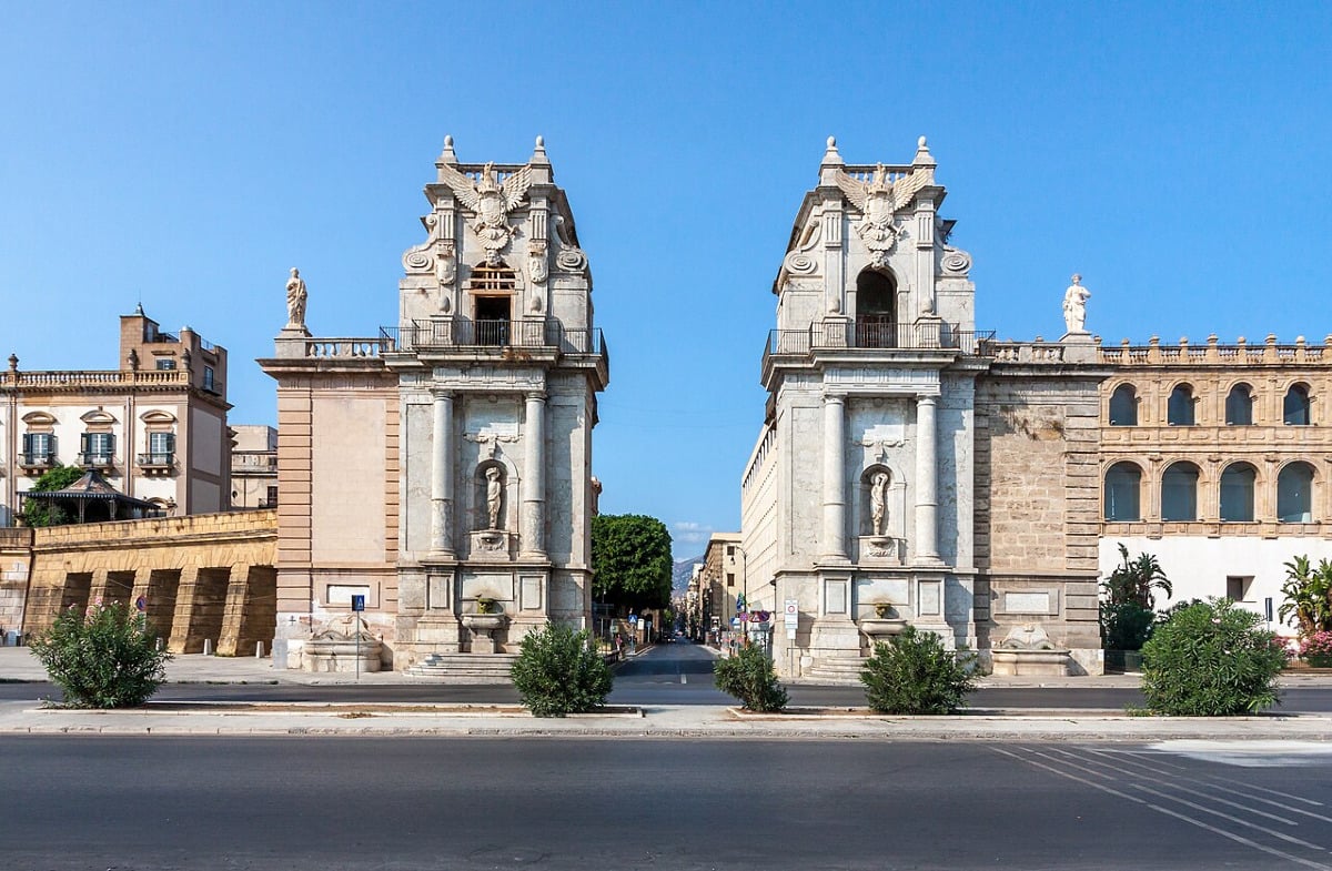 Il maestoso ingresso palermitano sul mare che ha visto secoli di gloria e misteri - Foto: Matthias Süßen/Wikipedia