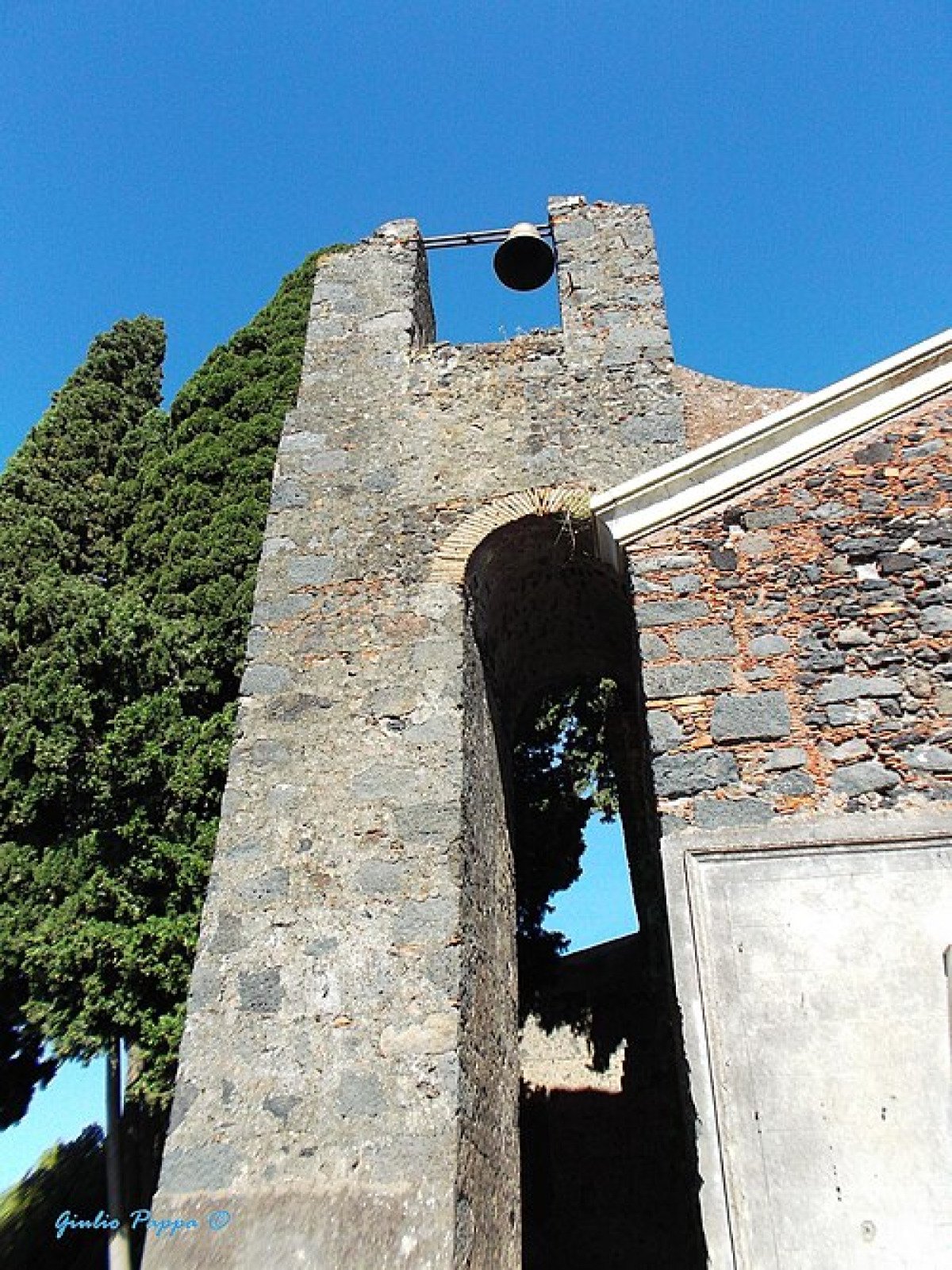 Una chiesa catanese nata per sfidare la lava: incredibili storie di resilienza e curiosità - Foto: Giulio Pappa/Wikipedia
