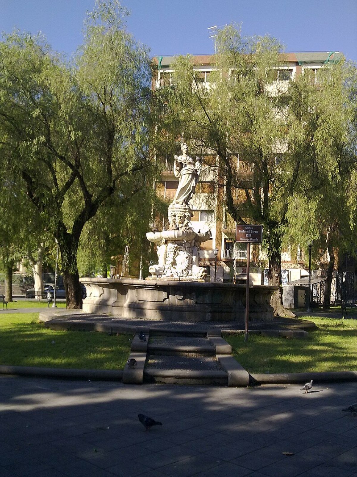A Catania c'è una misteriosa dea che veglia su piazza Università e custodisce un enigma barocco - Foto: Drunkpiper/Wikipedia