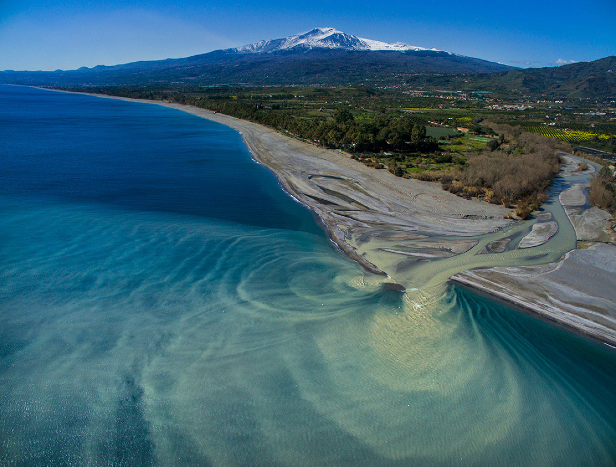 Il corso d’acqua che ha scolpito canyon di fuoco e custodisce misteri tra Catania e Messina - Foto: Pannucci Stefano/Wikipedia