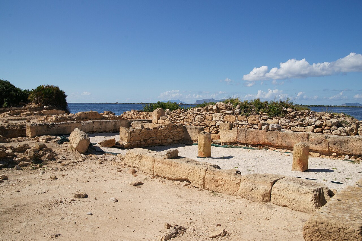 In Sicilia c'è una città fenicia sommersa che custodisce un enigma millenario - Foto: Mboesch/Wikipedia