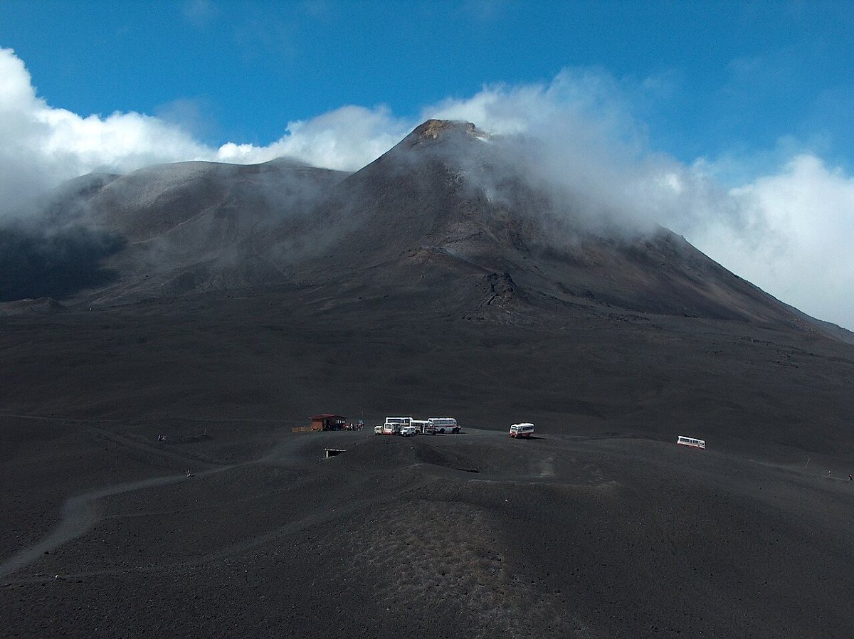 Il gigante che respira sopra Catania: segreti e curiosità che pochi conoscono sull'Etna - Foto: Andrea Fontanelli/Wikipedia