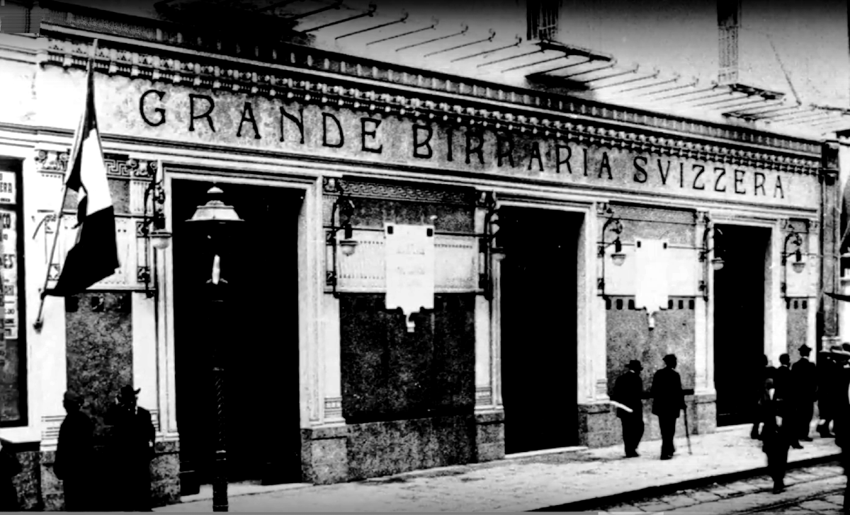 Il palazzo che cambiò il cuore di Catania: tra fasti dimenticati e una curiosità che sorprende ancora oggi - Foto: Sconosciuto/Wikipedia