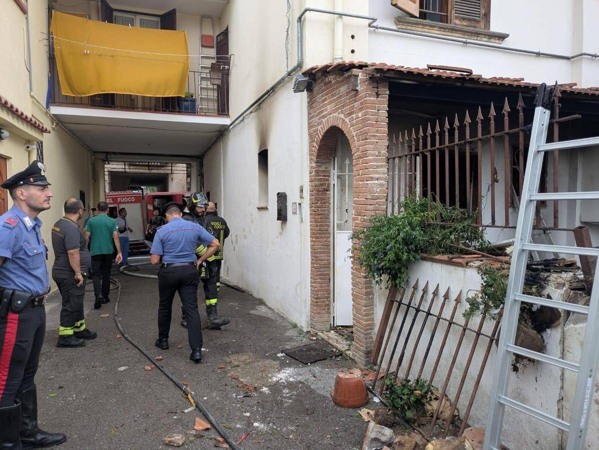 Napoli, esplosione in un appartamento a Meta di Sorrento: 2 morti -