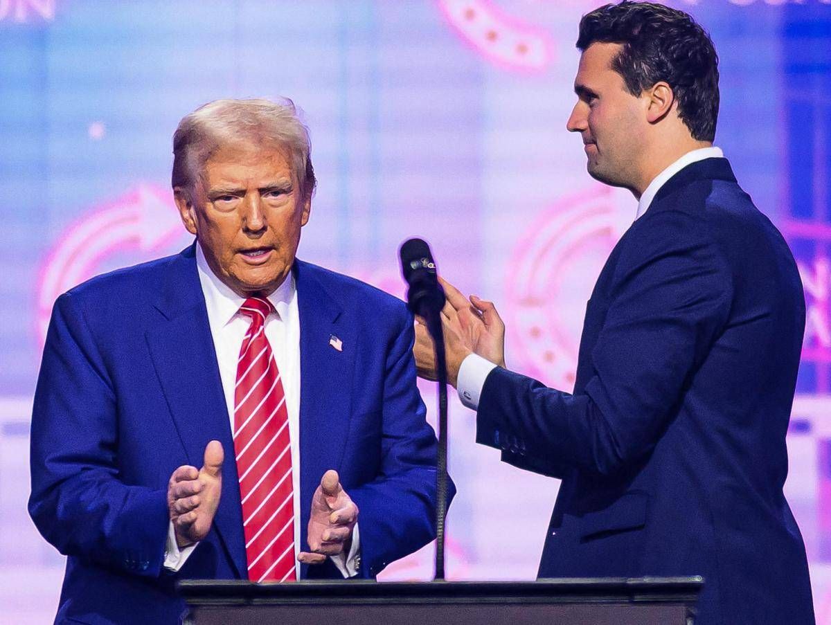 Omicidio di Charlie Kirk, l'annuncio di Trump: "Arrestato il killer, spero lo condannino a morte" - 