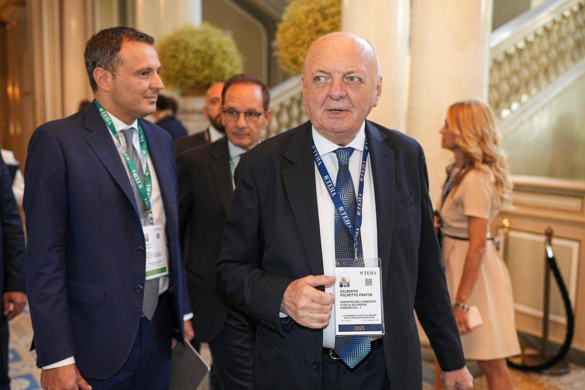 Cernobbio, Pichetto: "Tranquilli su stoccaggi del gas, sono quasi al 90%" -