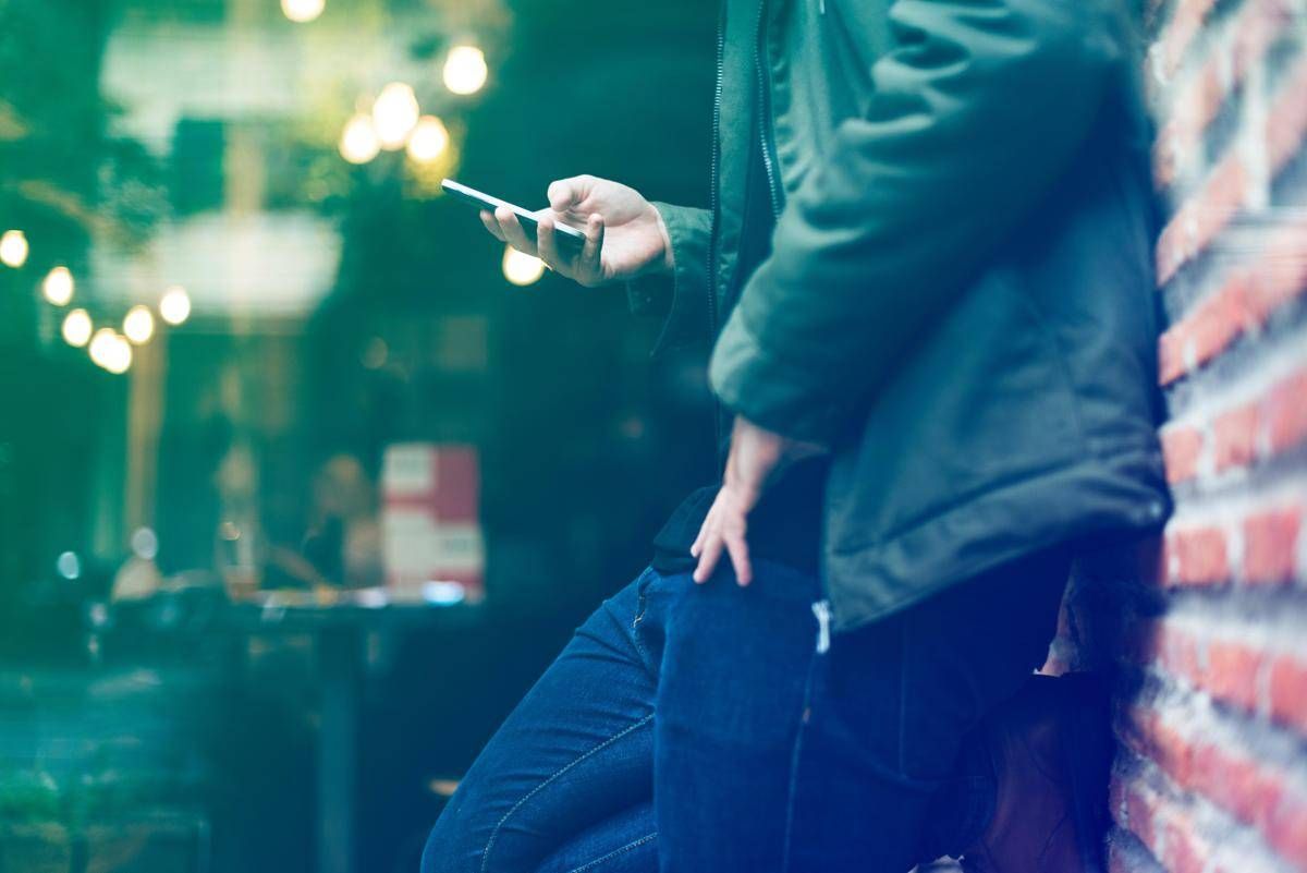 Sesso, un italiano su 3 tradisce. Più di uno su 10 ha conosciuto il partner su una App - 
