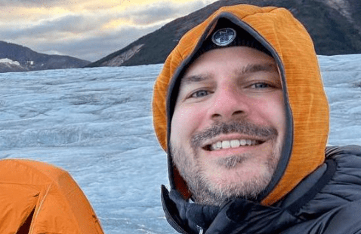 Alaska, morto ricercatore italiano Riccardo Pozzobon: "Travolto dall'acqua mentre riempiva la borraccia" -