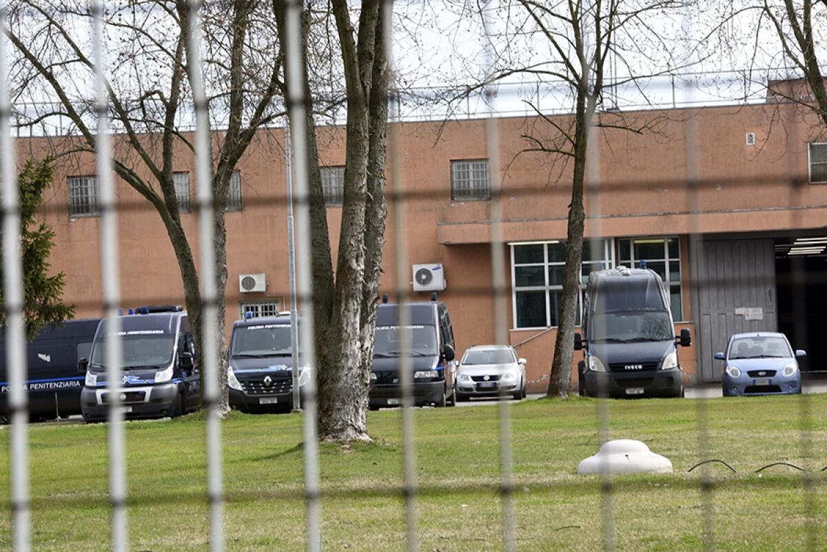 Preservativi nel carcere di Pavia: una scelta contestata che solleva un acceso dibattito sulla sicurezza? - 