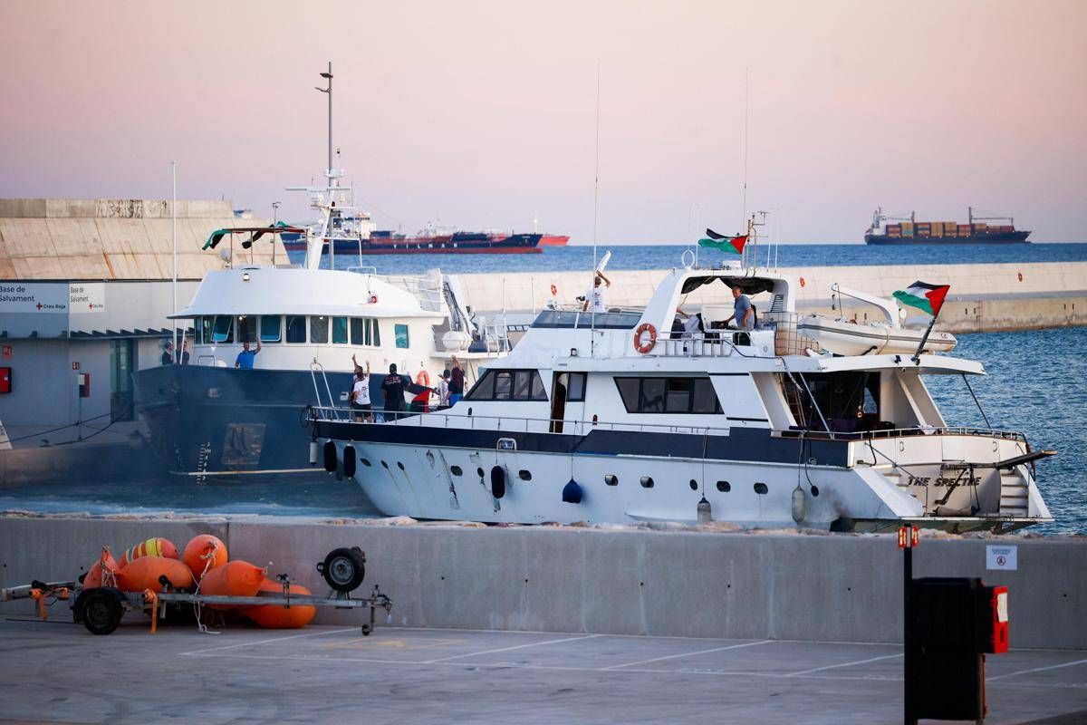 Flotilla per Gaza, quattro politici italiani a bordo: "È in gioco l'umanità" -