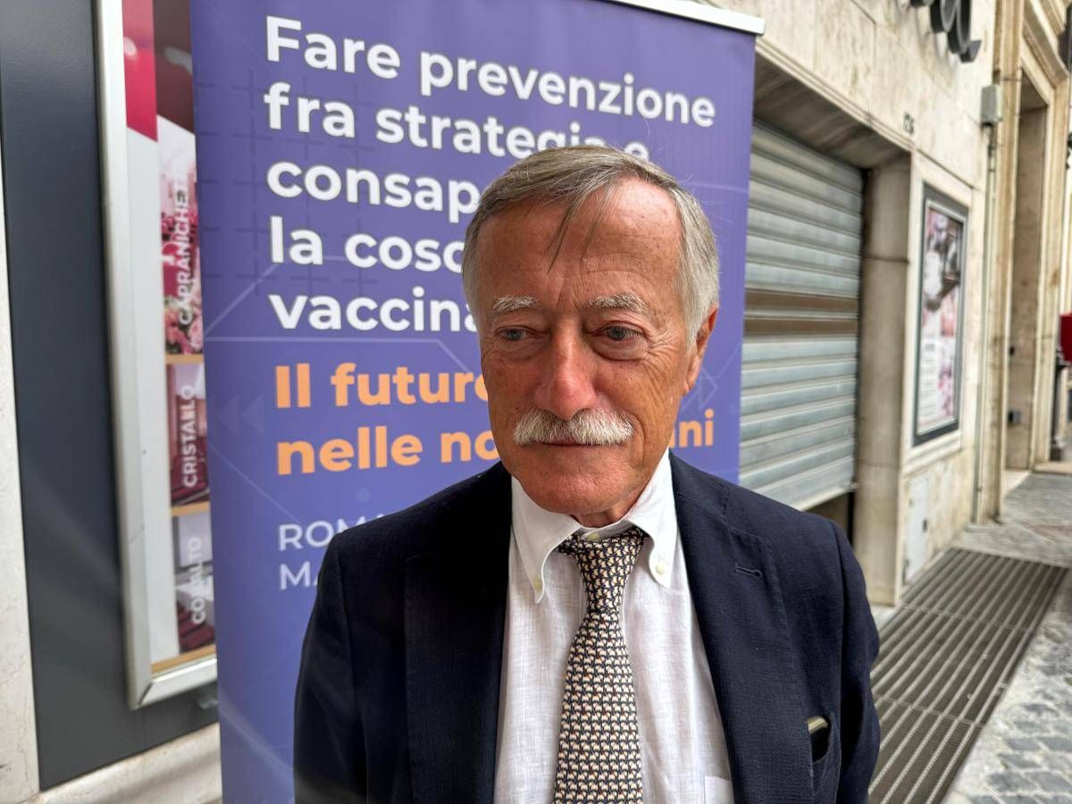 Vaccini: Andreoni, 'assurdo morire per meningite quando si può prevenire' -