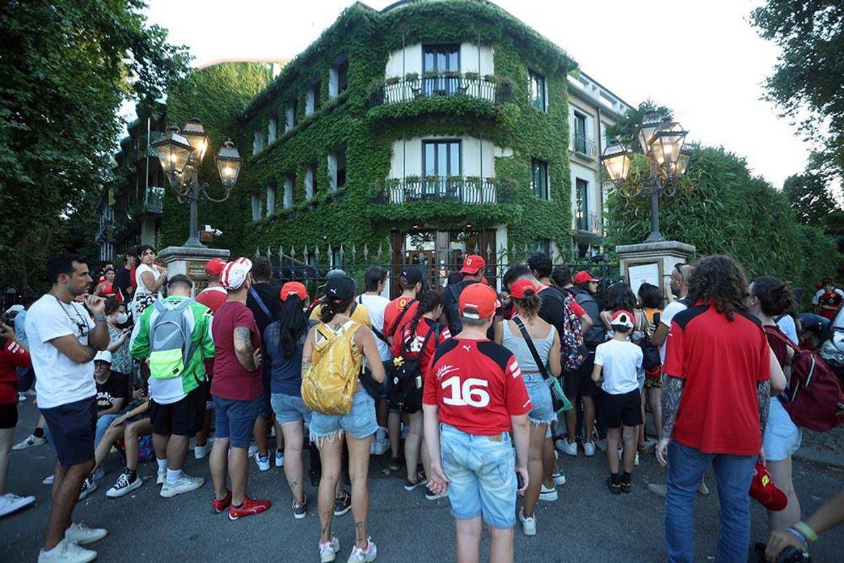 Gp Monza, dentro l'hotel dei piloti: "Dalle spese pazze dei boss alla scaramanzia, 60 anni di Formula 1" -